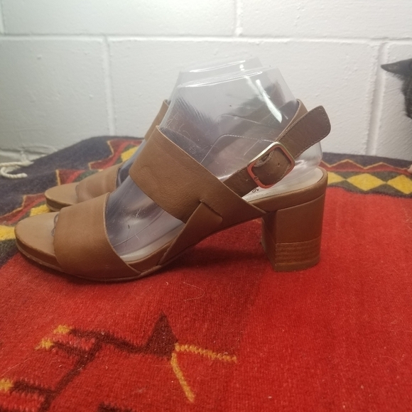 AGL camel brown leather open toe heeled slingback sandals - Picture 3 of 9